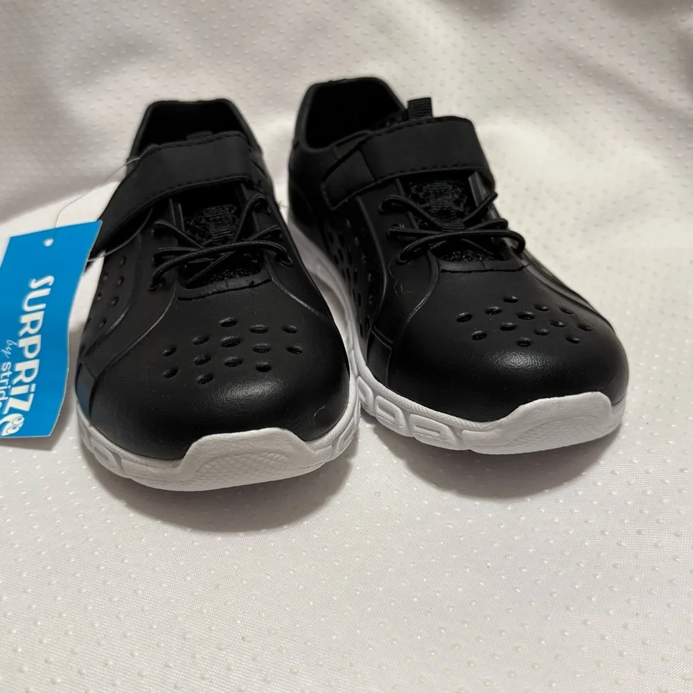 Stride Rite Black Shoes Strap and‎ Perforated Design Boys Size 11 New